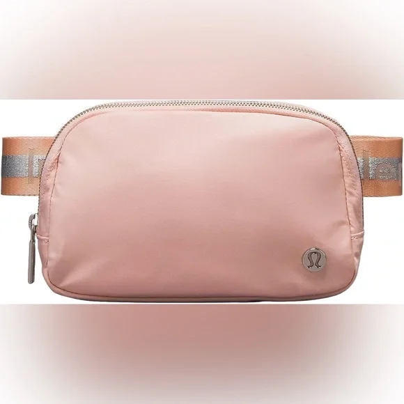 NWT LULULEMON PINK WORDMARK 1L BELT BAG - Picture 2 of 7